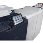 Zubehör auf der rechten Seite des Xerox® PrimeLink® C9200 Serie Druckers Zubehör auf der rechten Seite des Xerox® PrimeLink® C9200 Serie Druckers